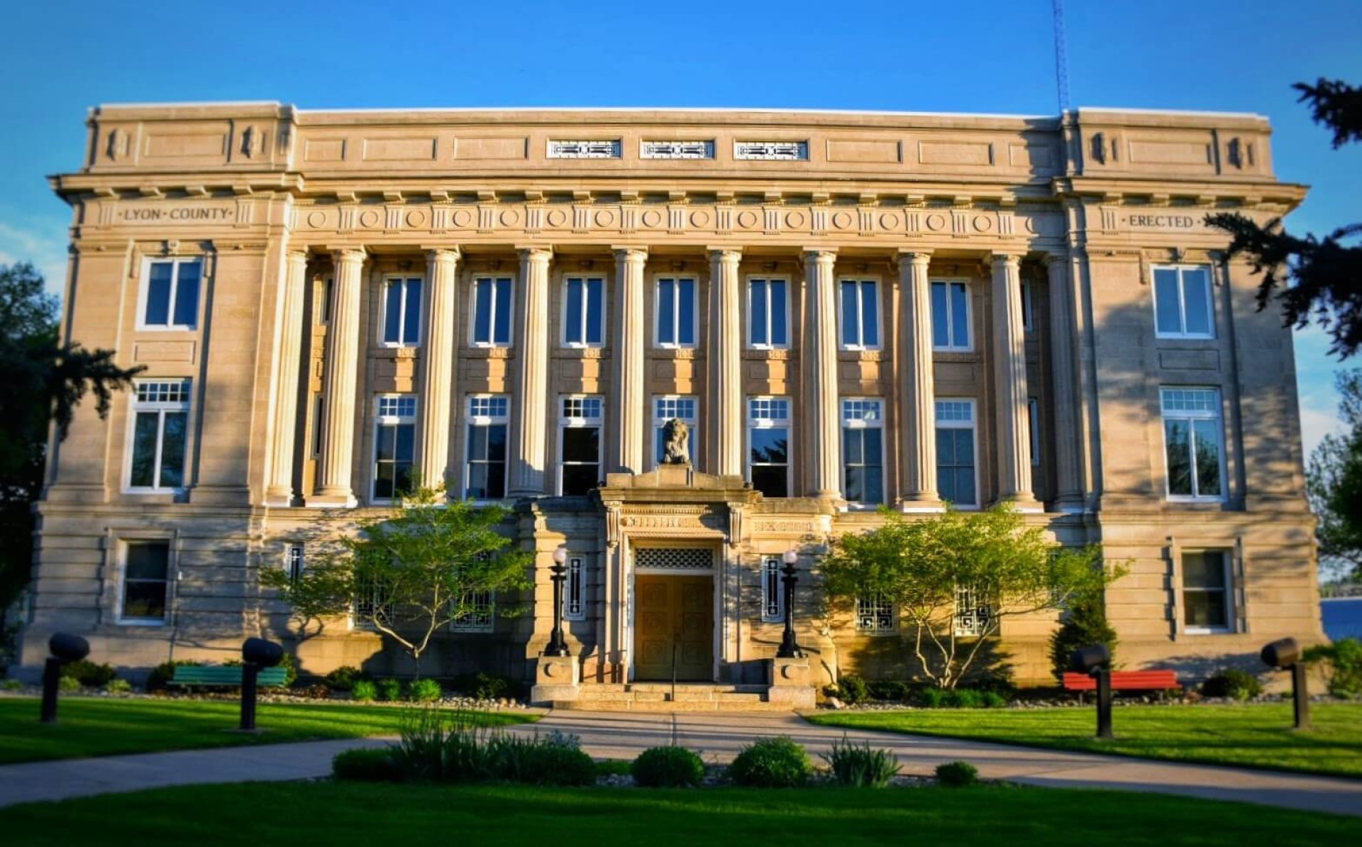 The Lyon County Courthouse photographed in spring.